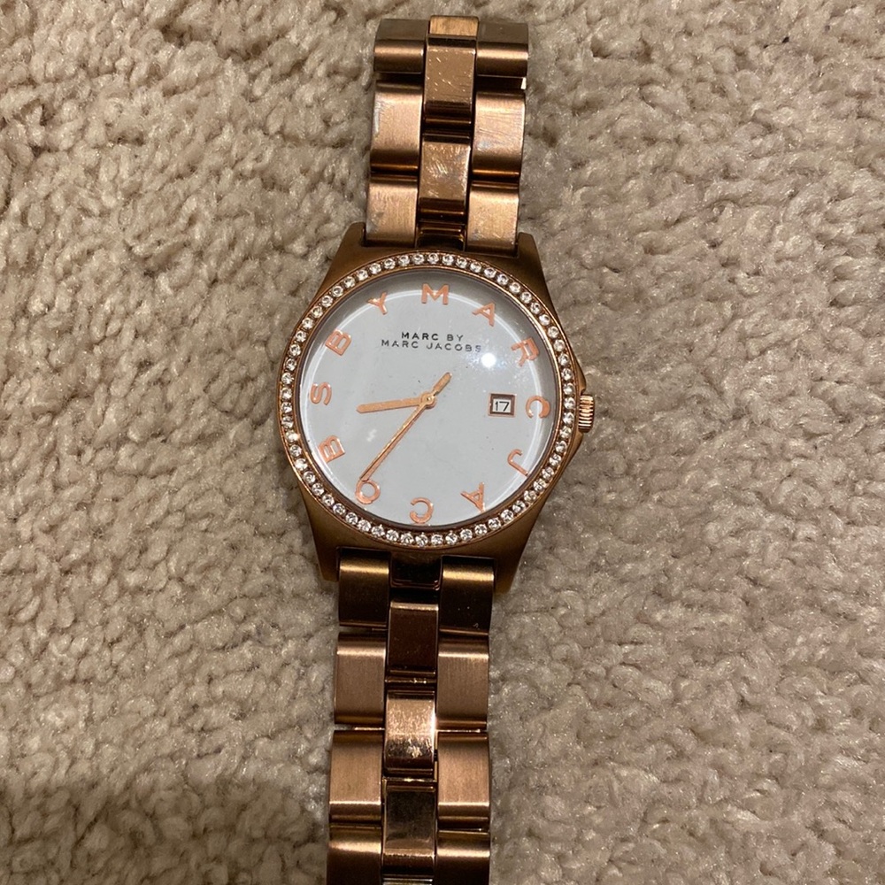 Rose gold Marc jacobs